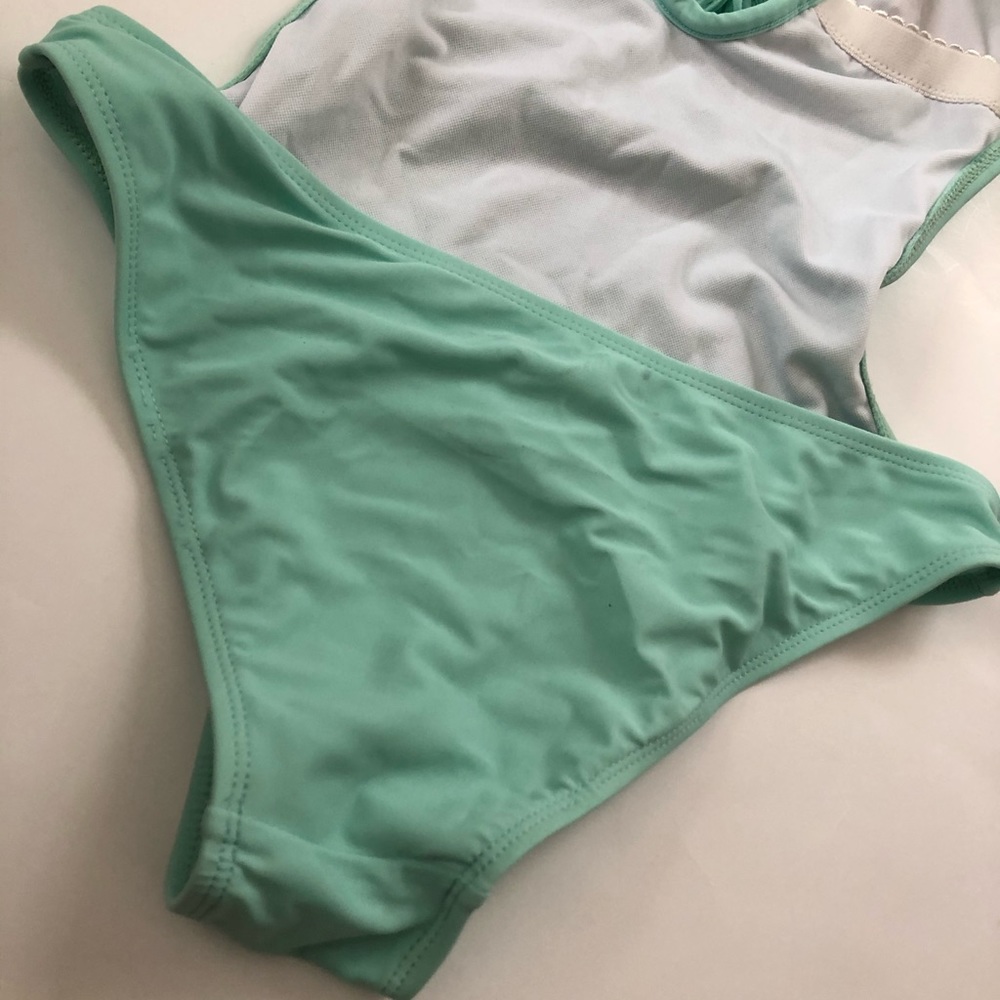 Size M One-Pic SWIM - Picture 6 of 6